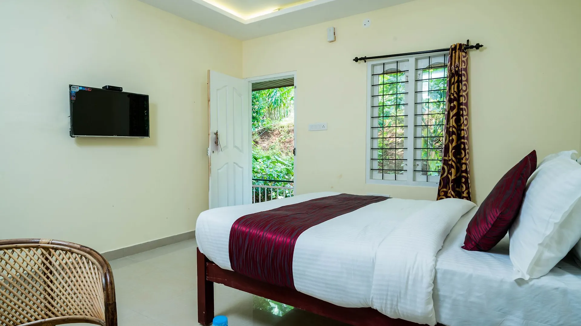 Oyo 10146 Eden Farm House Munnar India