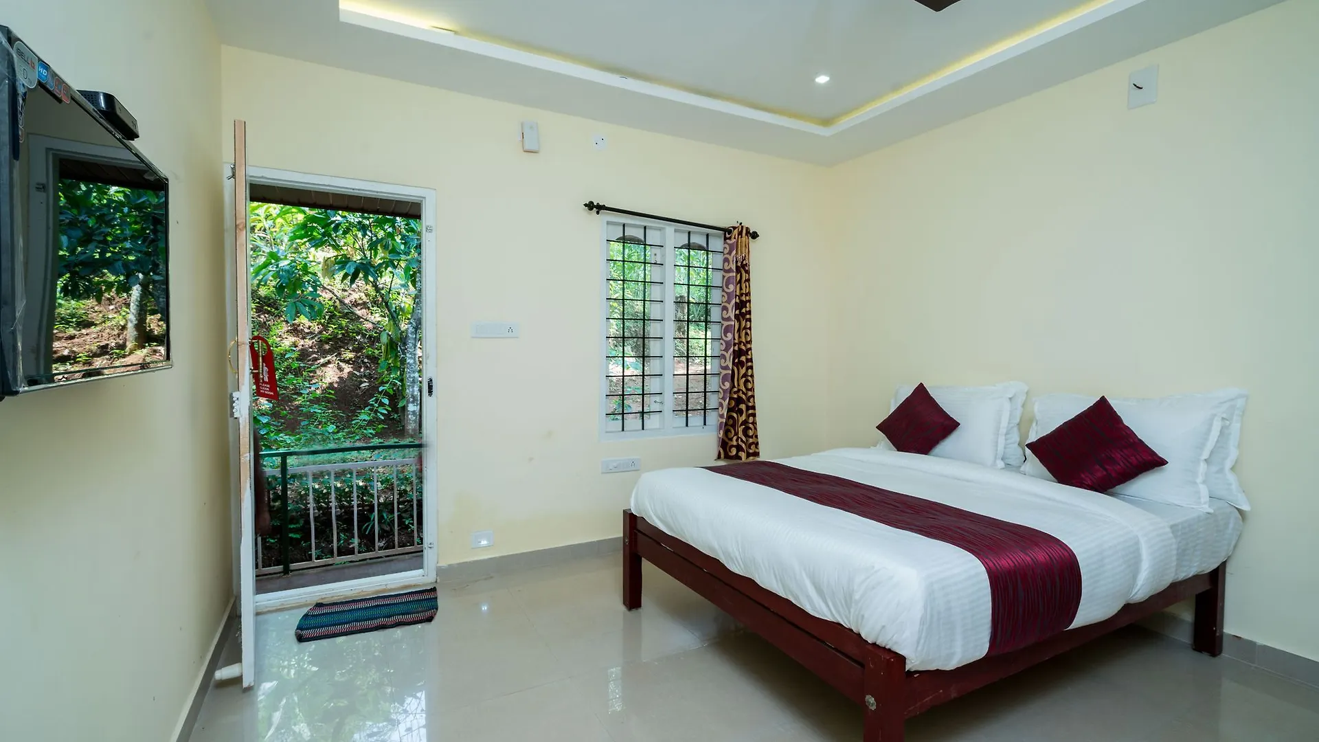 Oyo 10146 Eden Farm House Munnar Hotel